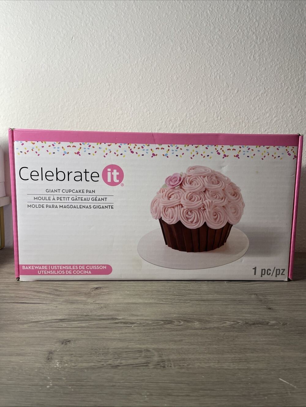 Giant Cupcake Cake Pan Baking Pan Celebrate It - Brand New in Box